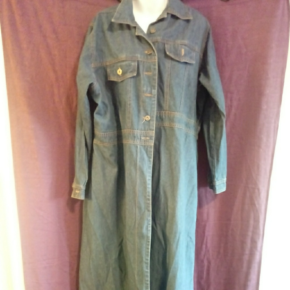 Woman's Dress Coat great to wear basically anywher
